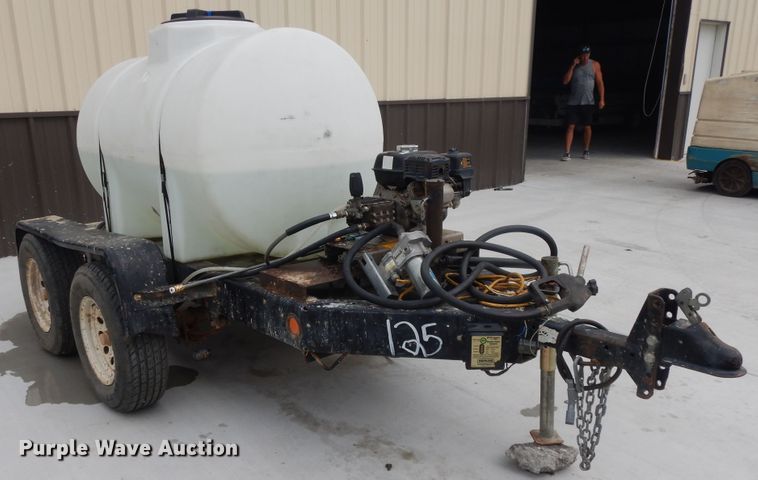 image for item DI7729 2006 Multiquip pressure washer trailer