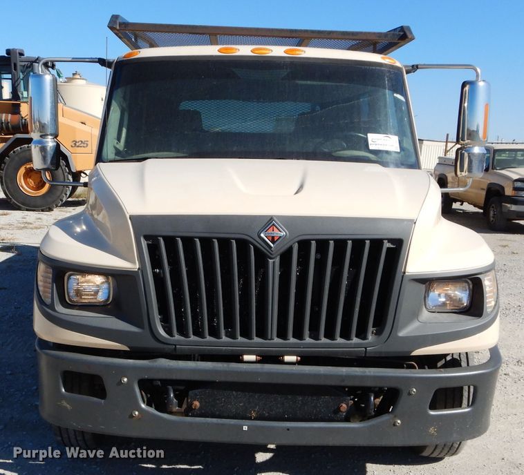 image for item DI8331 2013 International TerraStar  Crew Cab flatbed truck