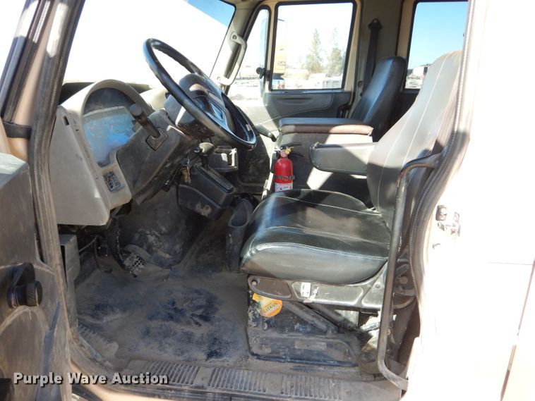 image for item DI8331 2013 International TerraStar  Crew Cab flatbed truck