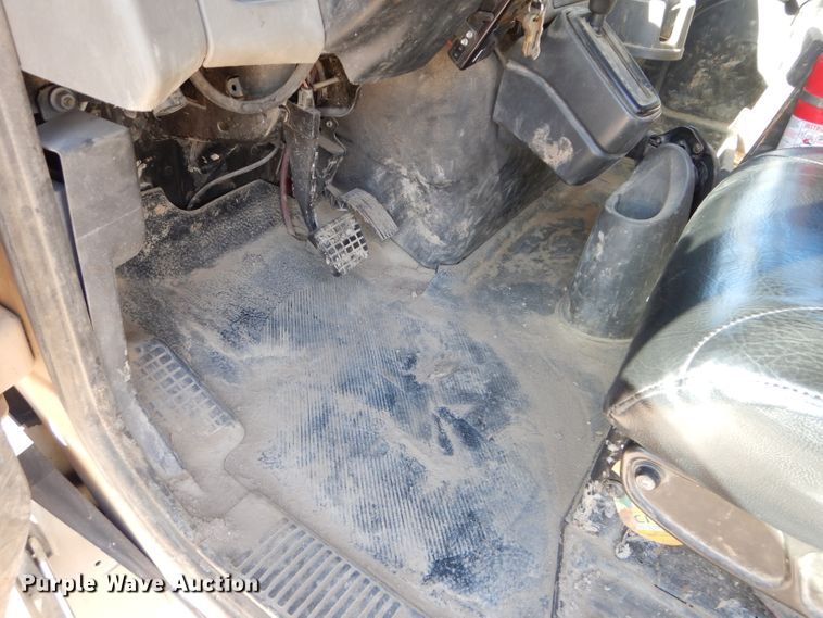 image for item DI8331 2013 International TerraStar  Crew Cab flatbed truck