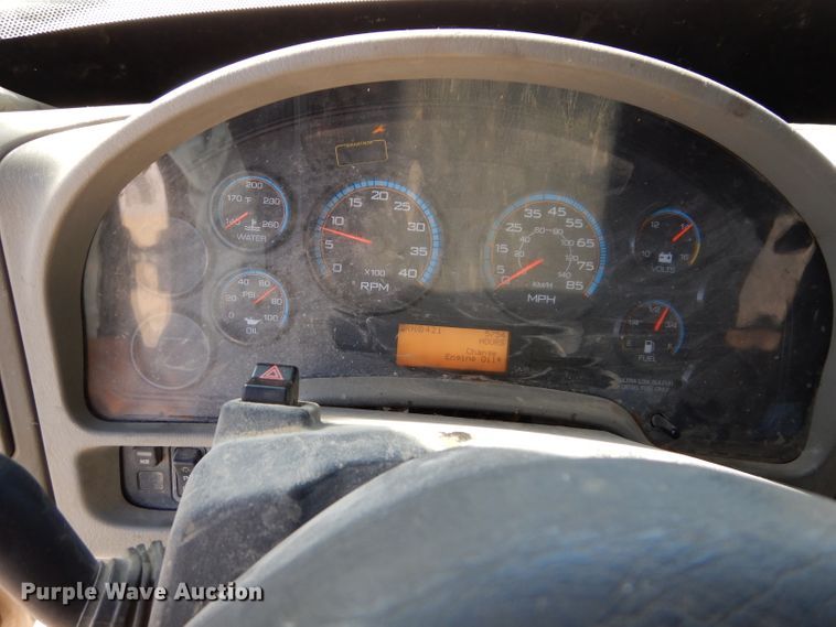 image for item DI8331 2013 International TerraStar  Crew Cab flatbed truck