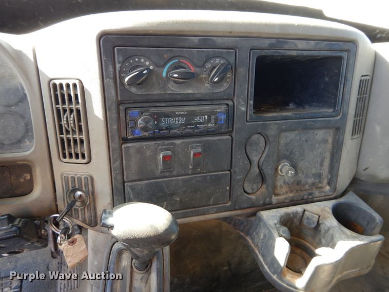 image for item DI8331 2013 International TerraStar  Crew Cab flatbed truck