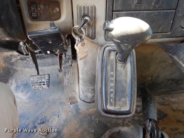 image for item DI8331 2013 International TerraStar  Crew Cab flatbed truck