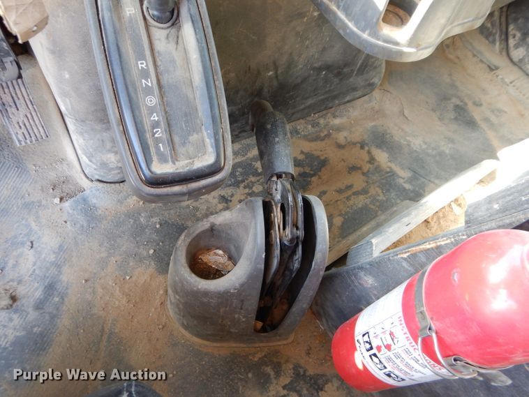 image for item DI8331 2013 International TerraStar  Crew Cab flatbed truck