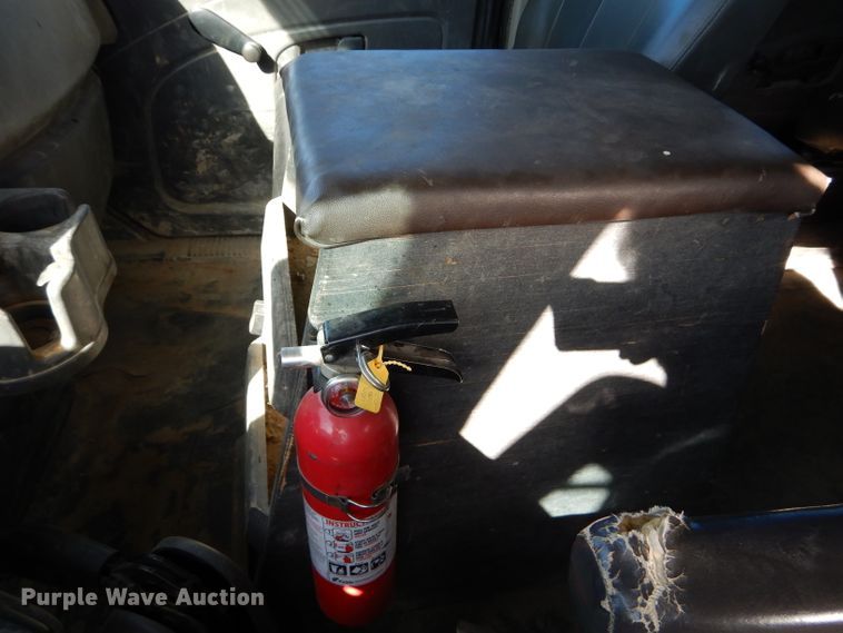 image for item DI8331 2013 International TerraStar  Crew Cab flatbed truck