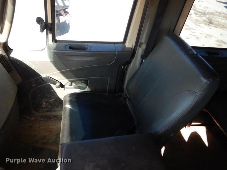 image for item DI8331 2013 International TerraStar  Crew Cab flatbed truck