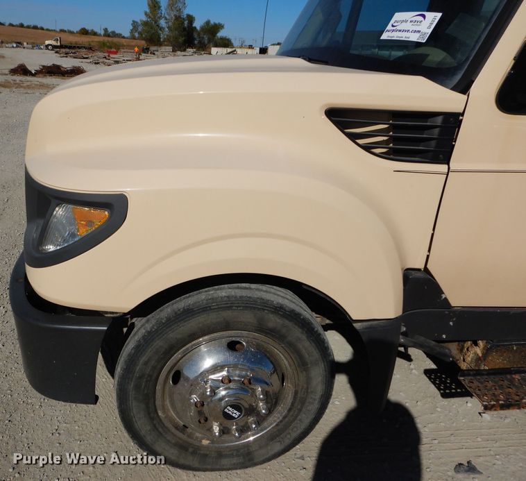 image for item DI8331 2013 International TerraStar  Crew Cab flatbed truck