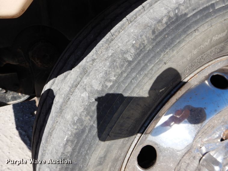 image for item DI8331 2013 International TerraStar  Crew Cab flatbed truck