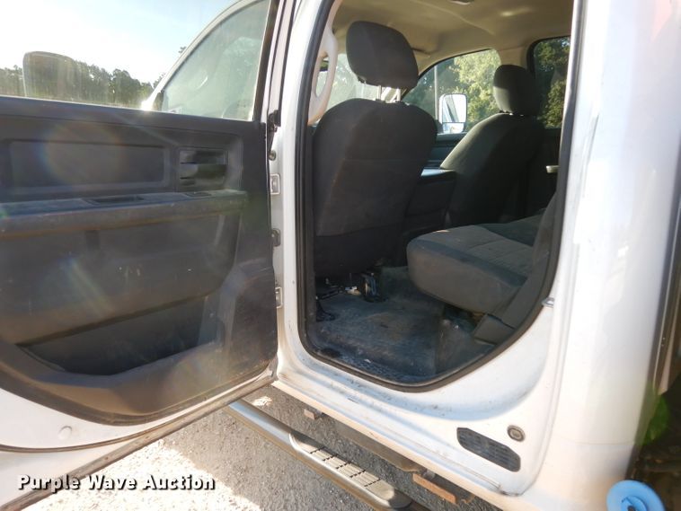 image for item DJ6593 2012 Dodge Ram 4500  Crew Cab flatbed truck