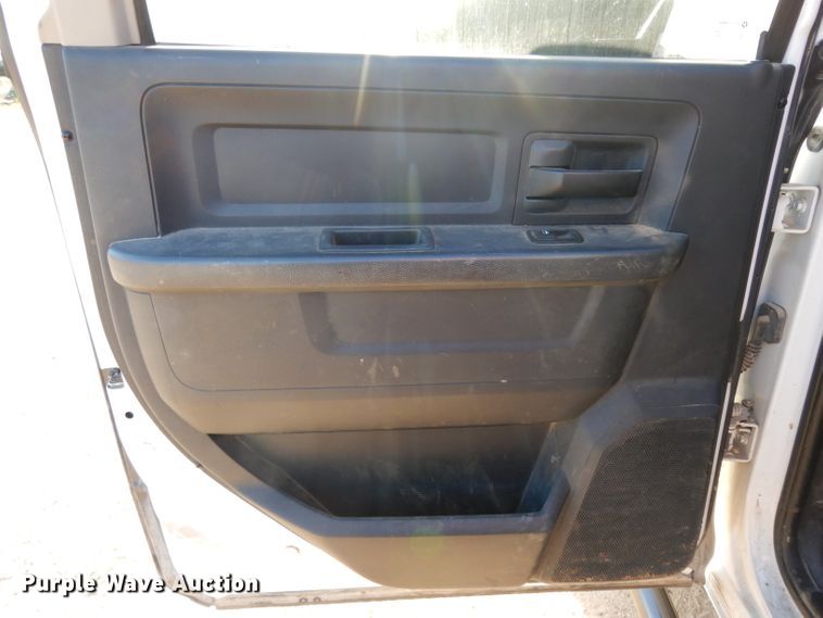 image for item DJ6593 2012 Dodge Ram 4500  Crew Cab flatbed truck