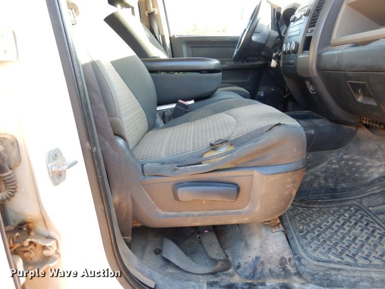 image for item DJ6593 2012 Dodge Ram 4500  Crew Cab flatbed truck