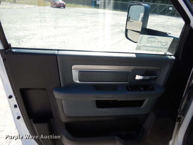 image for item DJ6607 2015 Dodge Ram 5500  bucket truck