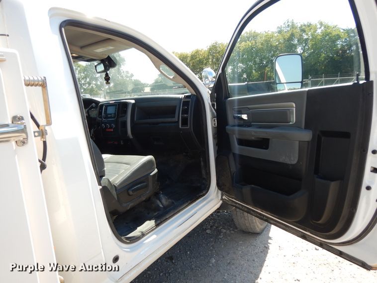 image for item DJ6607 2015 Dodge Ram 5500  bucket truck