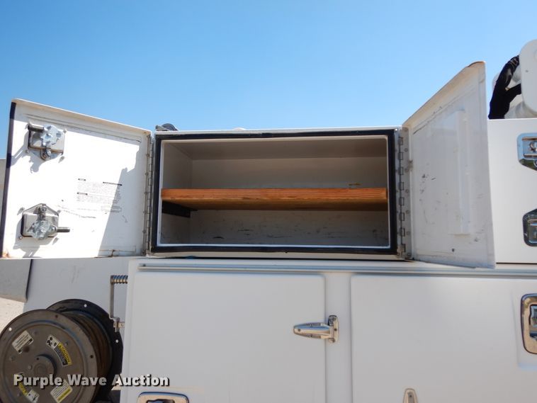 image for item DJ6607 2015 Dodge Ram 5500  bucket truck