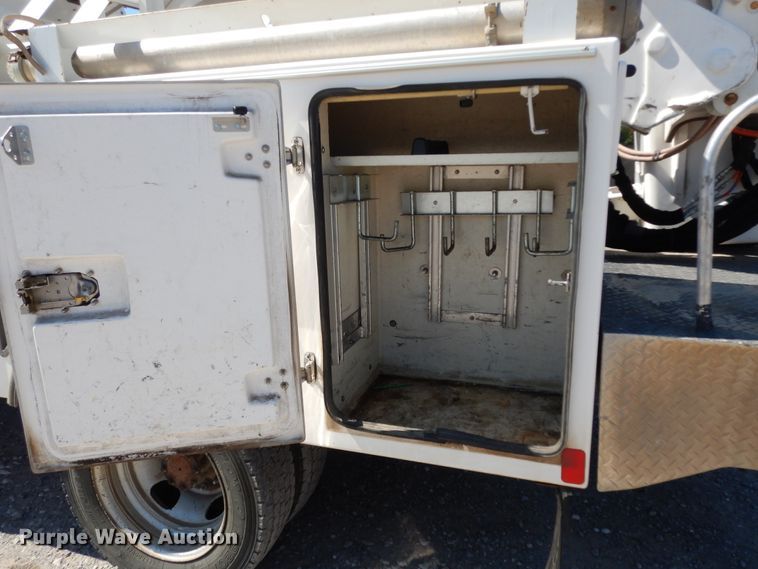 image for item DJ6607 2015 Dodge Ram 5500  bucket truck