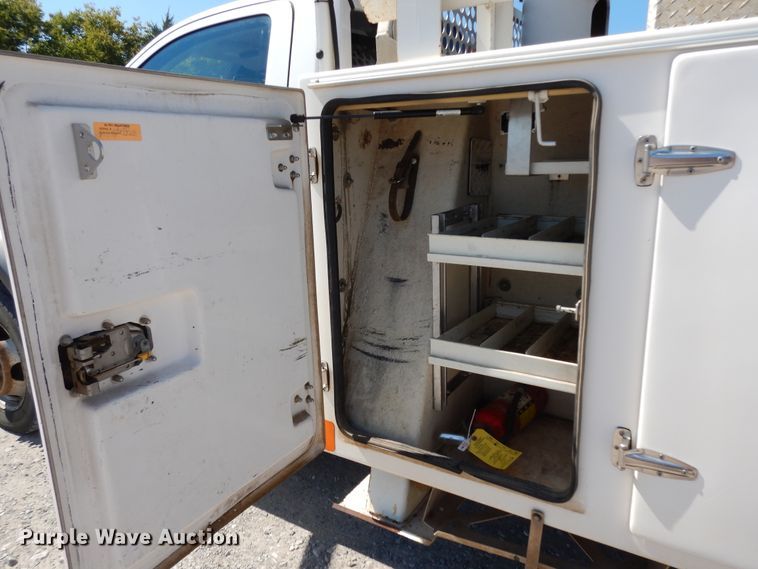 image for item DJ6607 2015 Dodge Ram 5500  bucket truck