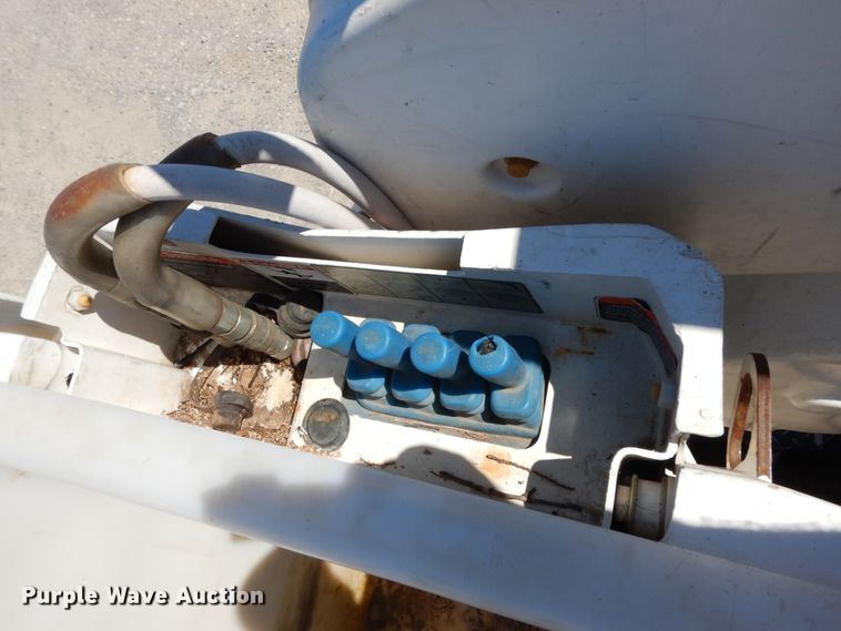 image for item DJ6607 2015 Dodge Ram 5500  bucket truck