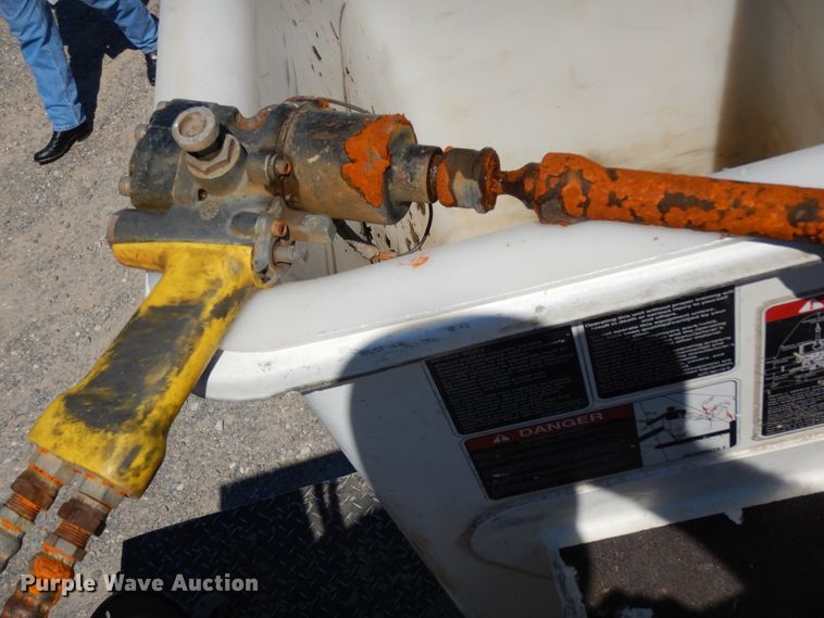 image for item DJ6607 2015 Dodge Ram 5500  bucket truck