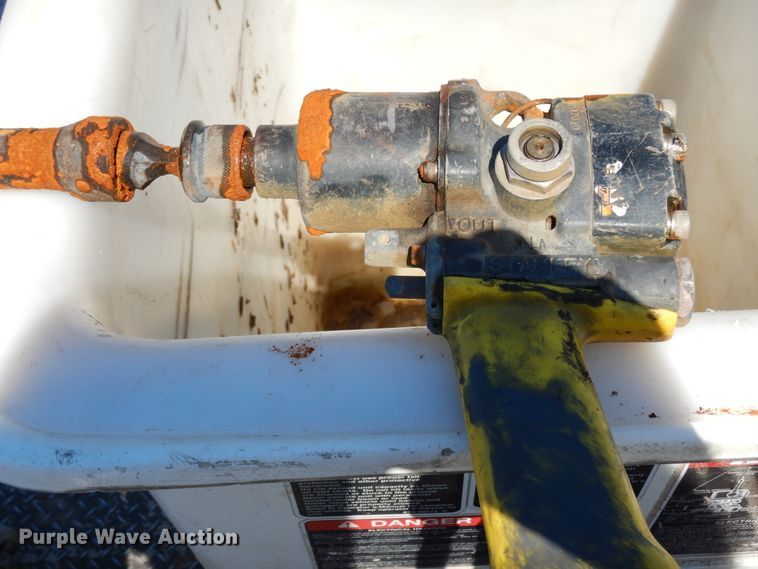 image for item DJ6607 2015 Dodge Ram 5500  bucket truck