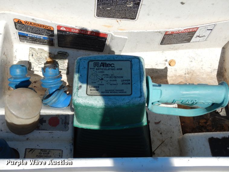 image for item DJ6607 2015 Dodge Ram 5500  bucket truck