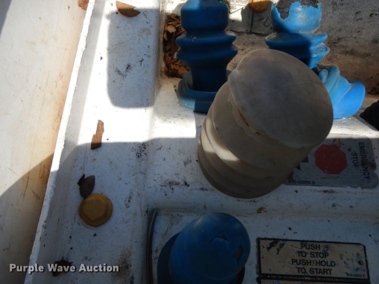 image for item DJ6607 2015 Dodge Ram 5500  bucket truck