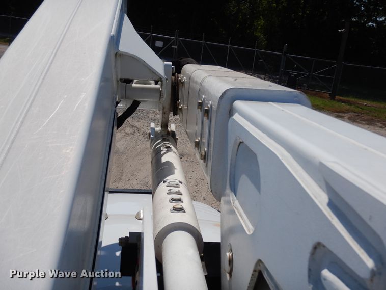 image for item DJ6607 2015 Dodge Ram 5500  bucket truck