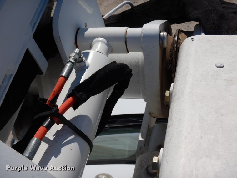 image for item DJ6607 2015 Dodge Ram 5500  bucket truck