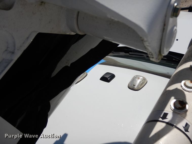 image for item DJ6607 2015 Dodge Ram 5500  bucket truck