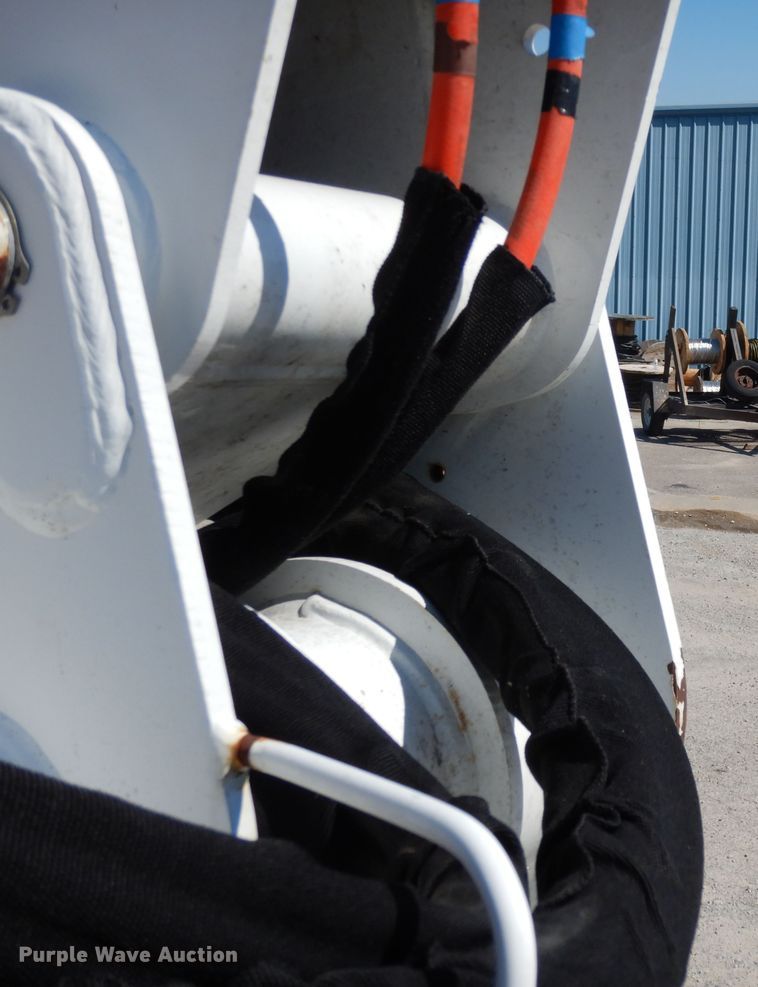 image for item DJ6607 2015 Dodge Ram 5500  bucket truck