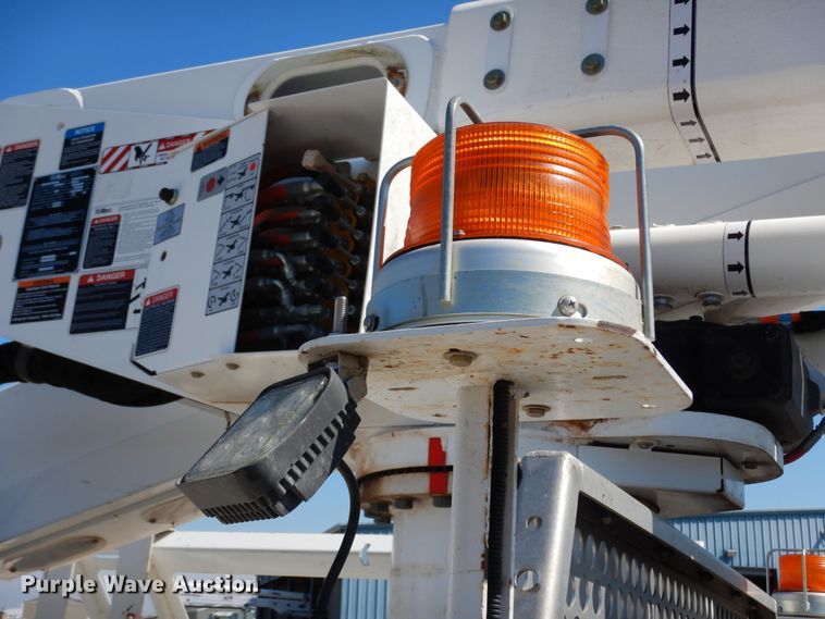 image for item DJ6607 2015 Dodge Ram 5500  bucket truck