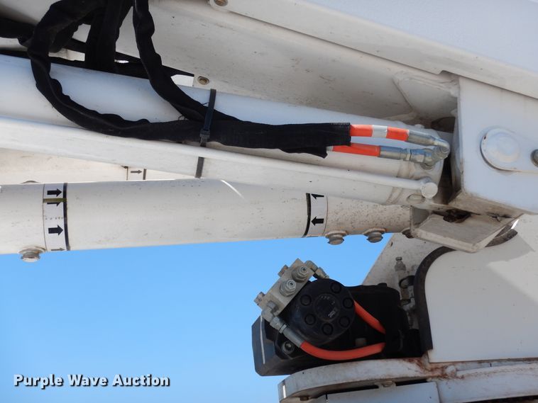 image for item DJ6607 2015 Dodge Ram 5500  bucket truck