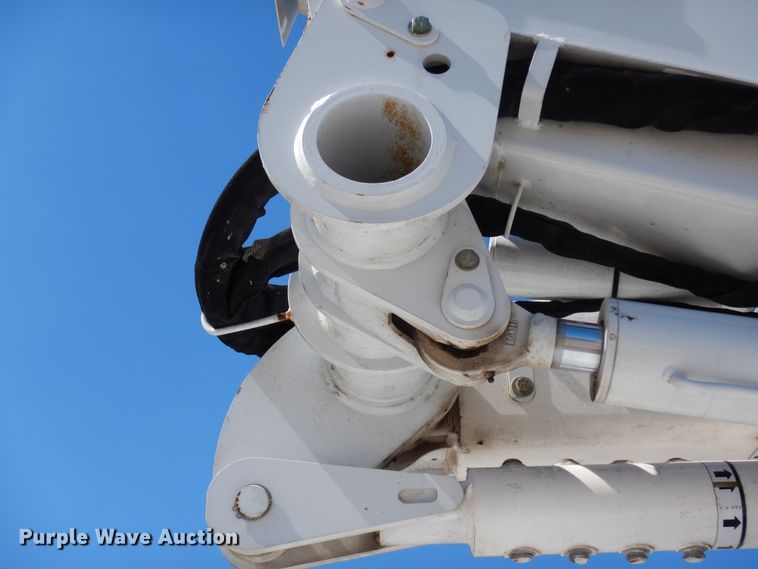 image for item DJ6607 2015 Dodge Ram 5500  bucket truck