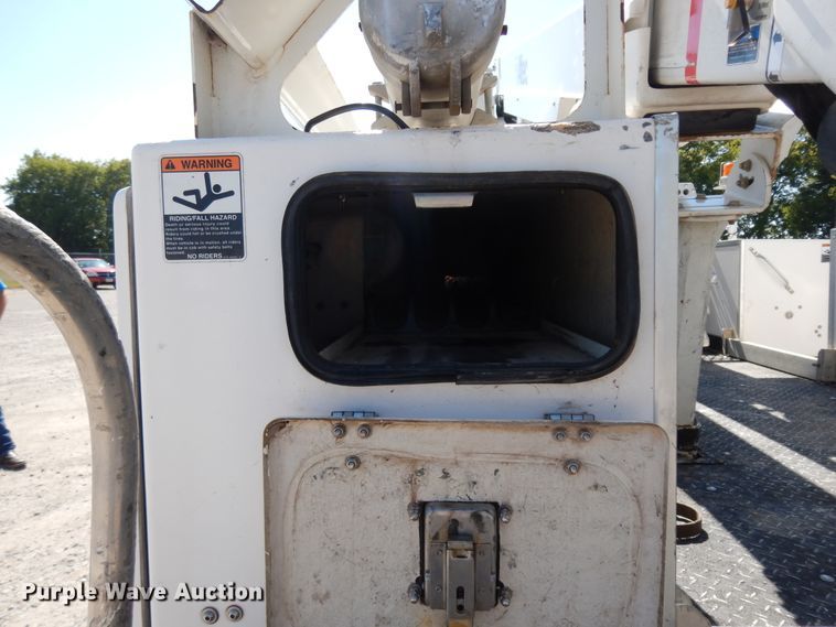 image for item DJ6607 2015 Dodge Ram 5500  bucket truck