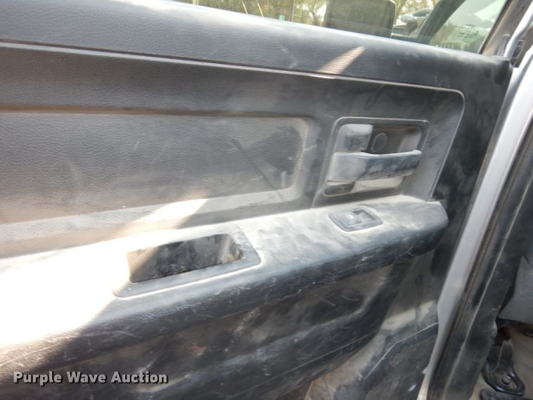 image for item DJ6837 2017 Dodge Ram 1500  Crew Cab pickup truck