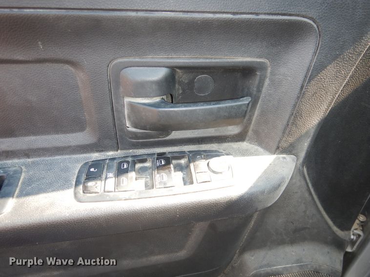 image for item DJ6837 2017 Dodge Ram 1500  Crew Cab pickup truck