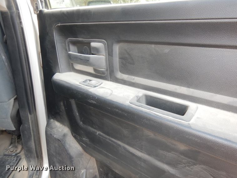 image for item DJ6837 2017 Dodge Ram 1500  Crew Cab pickup truck