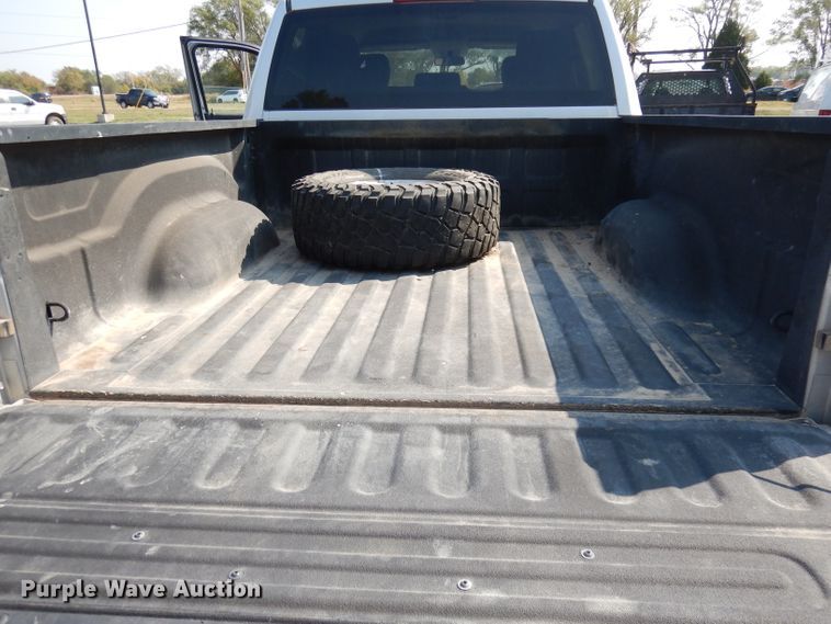 image for item DJ6837 2017 Dodge Ram 1500  Crew Cab pickup truck