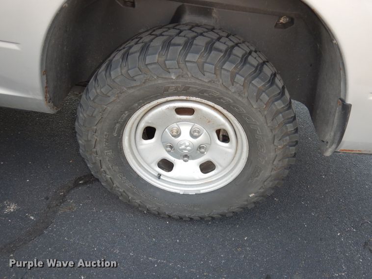 image for item DJ6837 2017 Dodge Ram 1500  Crew Cab pickup truck