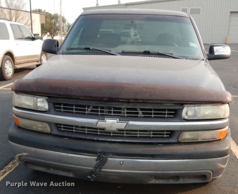 image for item DJ6850 2000 Chevrolet Silverado 1500  Ext. Cab pickup truck