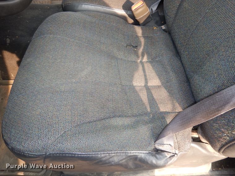 image for item DJ6850 2000 Chevrolet Silverado 1500  Ext. Cab pickup truck