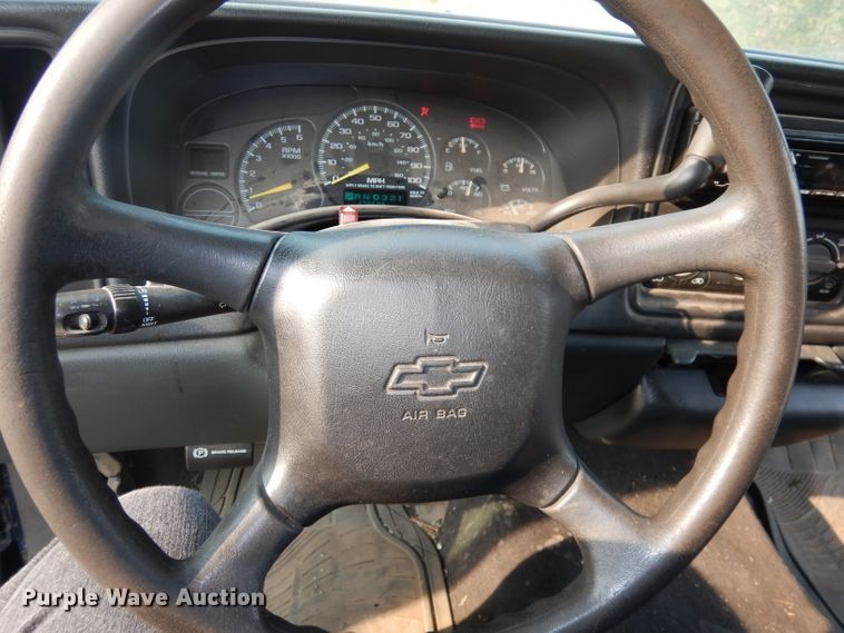 image for item DJ6850 2000 Chevrolet Silverado 1500  Ext. Cab pickup truck