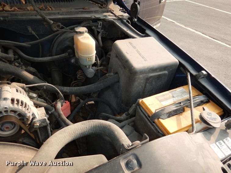 image for item DJ6850 2000 Chevrolet Silverado 1500  Ext. Cab pickup truck