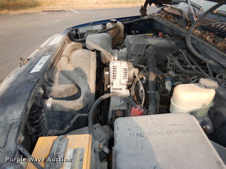 image for item DJ6850 2000 Chevrolet Silverado 1500  Ext. Cab pickup truck