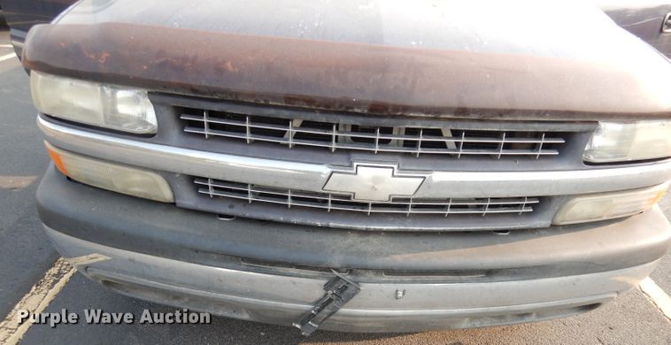 image for item DJ6850 2000 Chevrolet Silverado 1500  Ext. Cab pickup truck