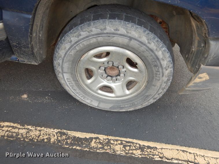 image for item DJ6850 2000 Chevrolet Silverado 1500  Ext. Cab pickup truck