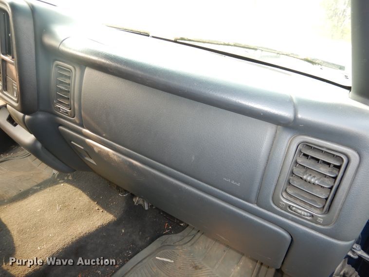 image for item DJ6850 2000 Chevrolet Silverado 1500  Ext. Cab pickup truck