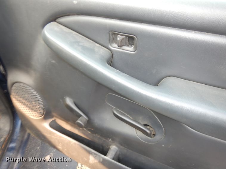 image for item DJ6850 2000 Chevrolet Silverado 1500  Ext. Cab pickup truck