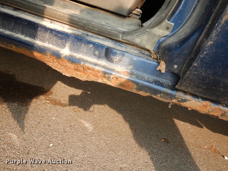 image for item DJ6850 2000 Chevrolet Silverado 1500  Ext. Cab pickup truck