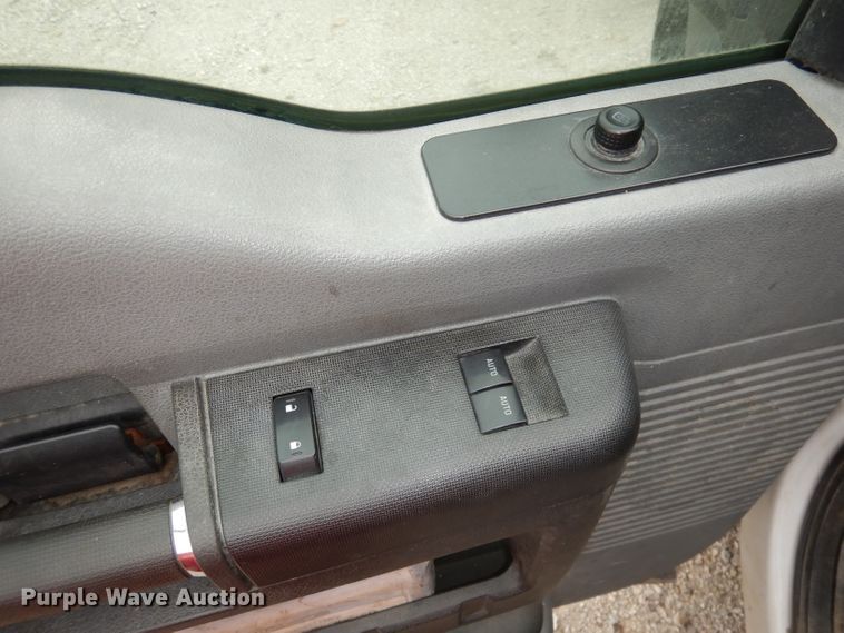 image for item DJ6900 2014 Ford F550 Super Duty XL  rollback truck