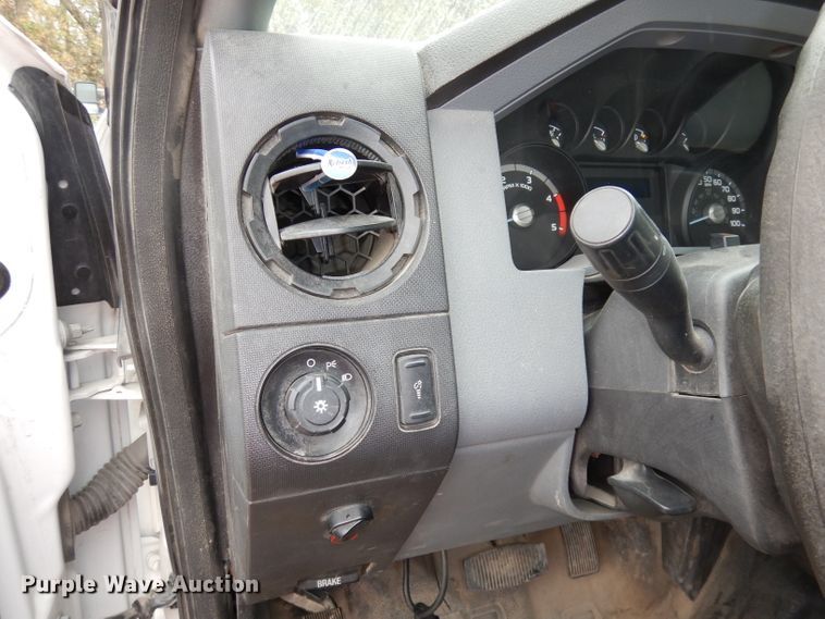 image for item DJ6900 2014 Ford F550 Super Duty XL  rollback truck